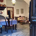 Nyaraló Partarolos Traditional House