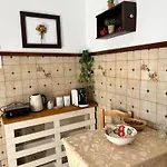 Partarolos Traditional House * Aperathos