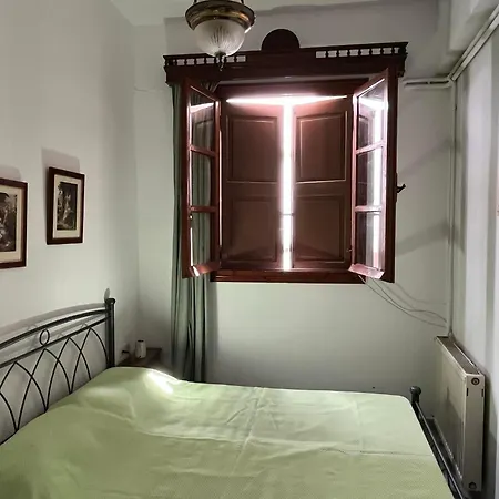 Partarolos Traditional House * Απέραθος